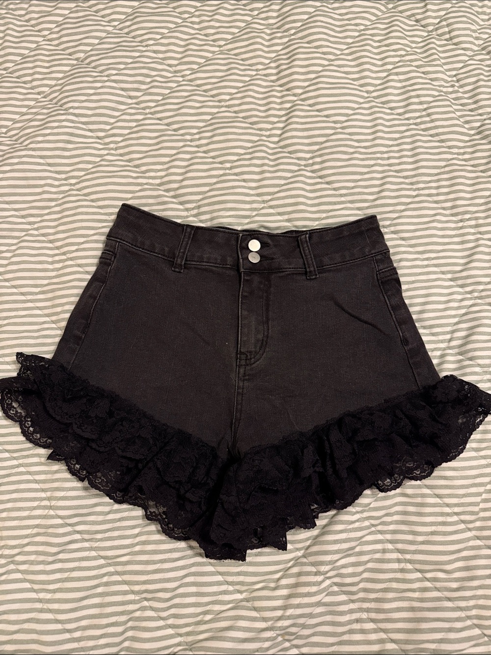 Cider Black High-Waist Lace-Ruffle Skort